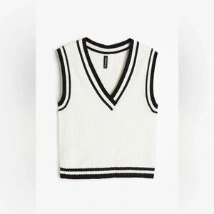 NWT H&M Cropped Knit Sweater Vest in White/Black Size M